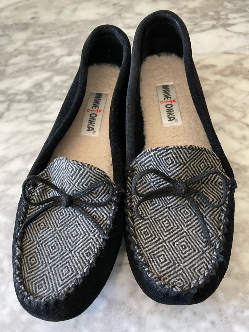 Minnetonka Women's Black Suede Moccasin Slippers Size 10